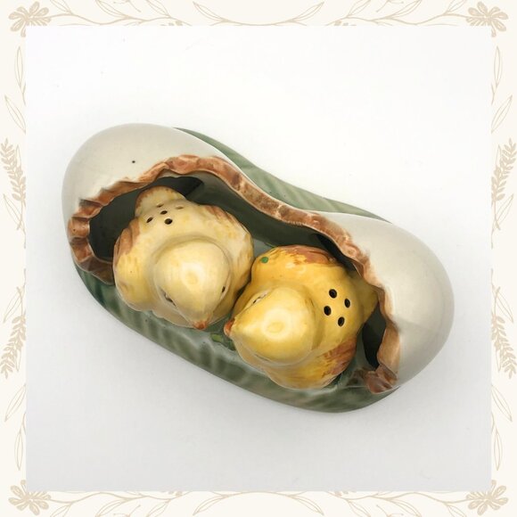 Vintage Ceramic Hatching Chicks Salt & Pepper Shaker Set – Springtime Farmhouse - Picture 2 of 6